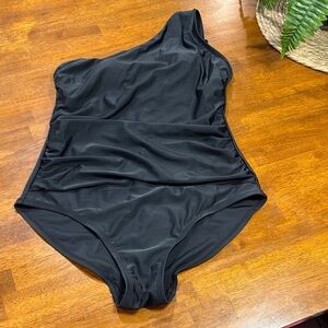 Kona Sol Black One-Shoulder Swimsuit
